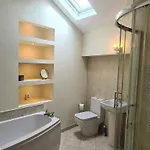 Lovely 2 Bedroom In Town Centre Apartamento