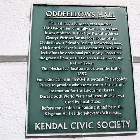 Διαμέρισμα Lovely 2 Bedroom In Town Centre *